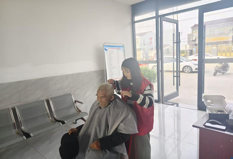 五汛鎮(zhèn)多彩活動(dòng)弘揚(yáng)敬老新風(fēng)