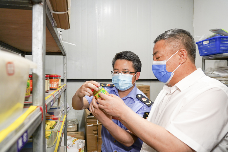 兩部門檢查高考期間餐飲、衛(wèi)生安全
